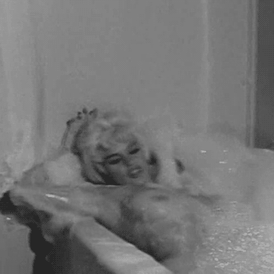 Jayne Mansfield bath